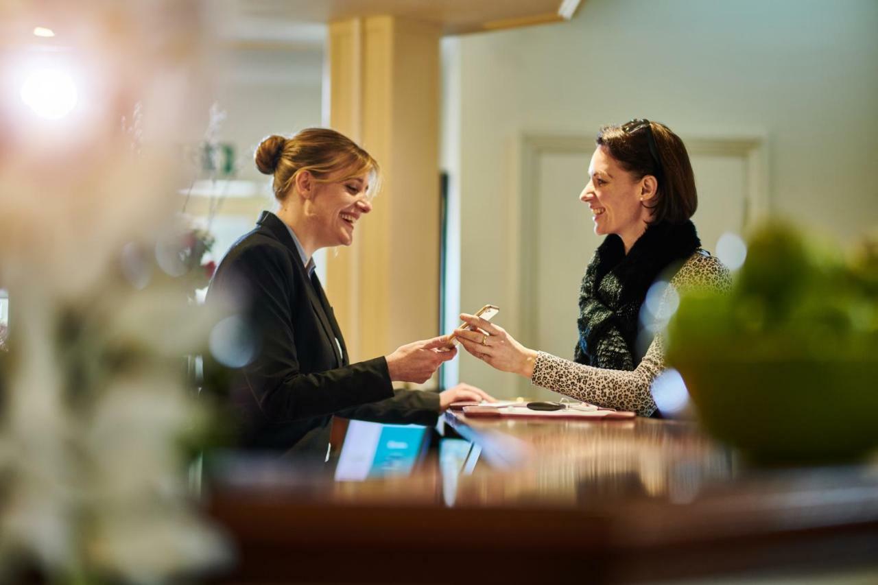 County Hotel Челмсфорд Екстериор снимка